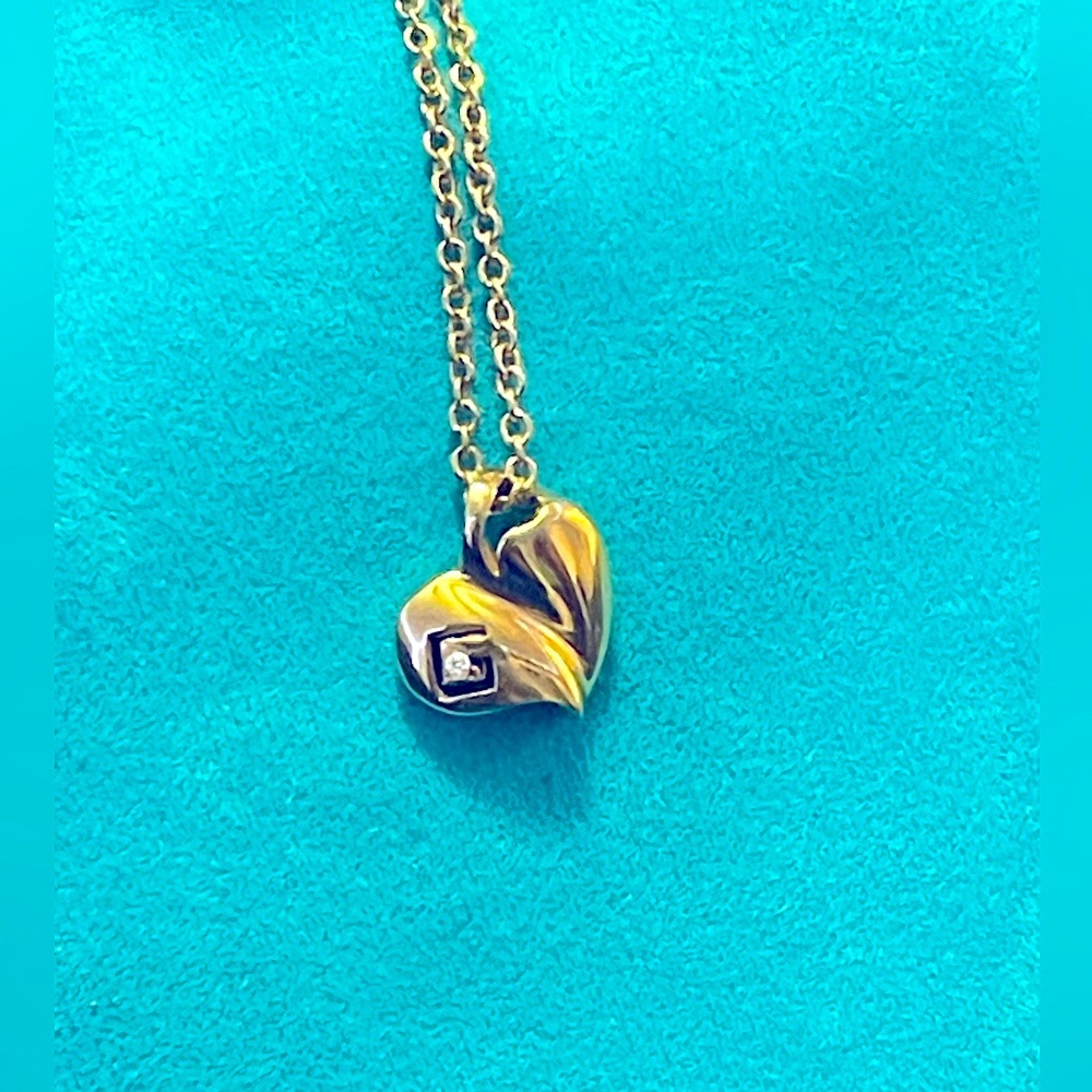 🌟Givenchy Gold Tone Heart and Crystal Pendant Necklace Approx. 16” 🌟